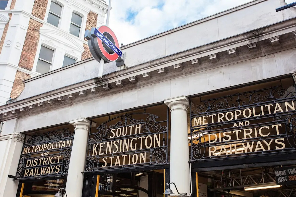 Beautiful 4 Bedroom House in South Kensington