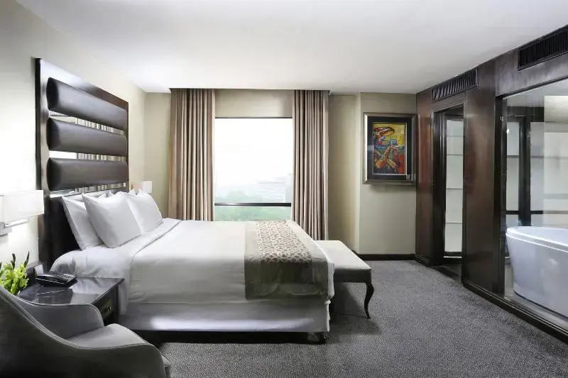 Executive Double Suite full double bed