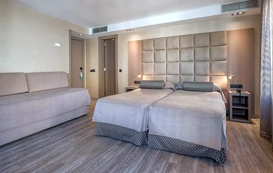 Extra Bed Double room (twin beds)