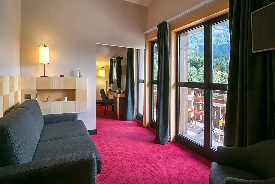 Superior Double room with mountain view (full double bed)