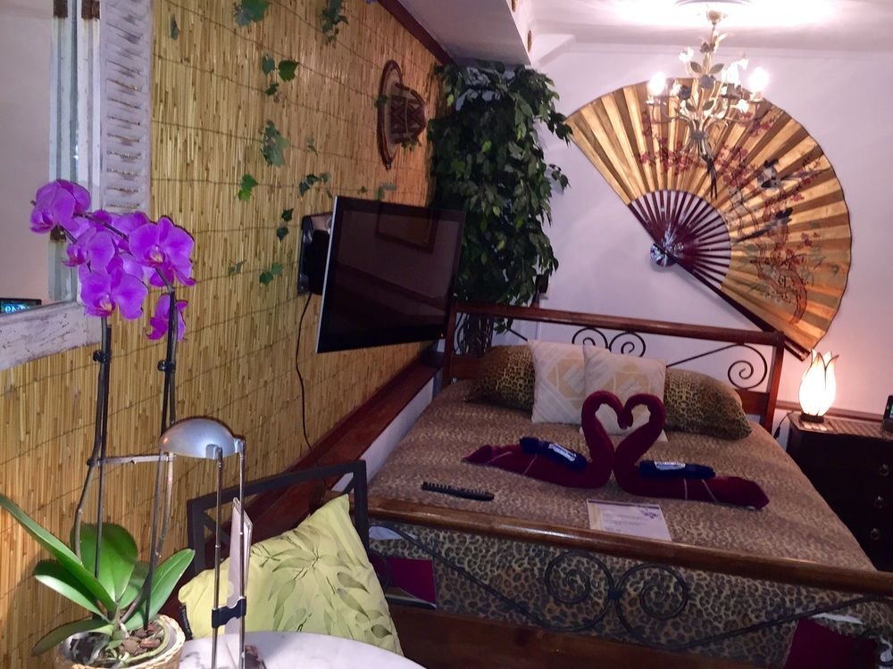Amsterdam Bed and Breakfast Barangay — 4