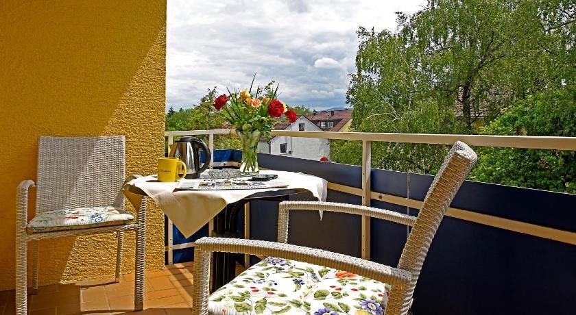 Balcony & Terrace