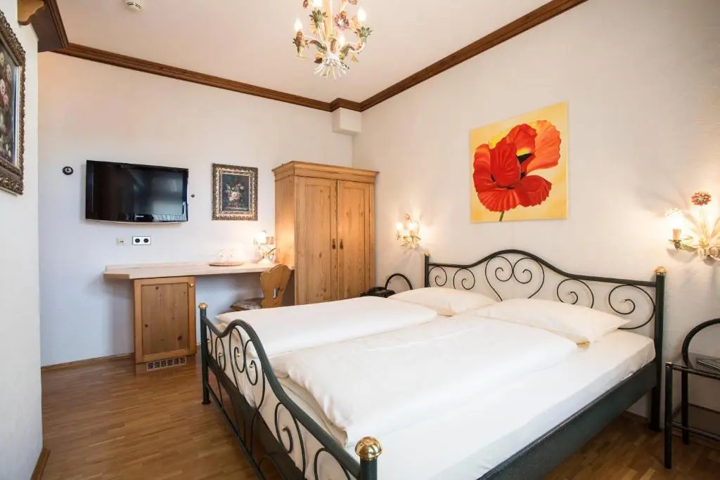 Economy room