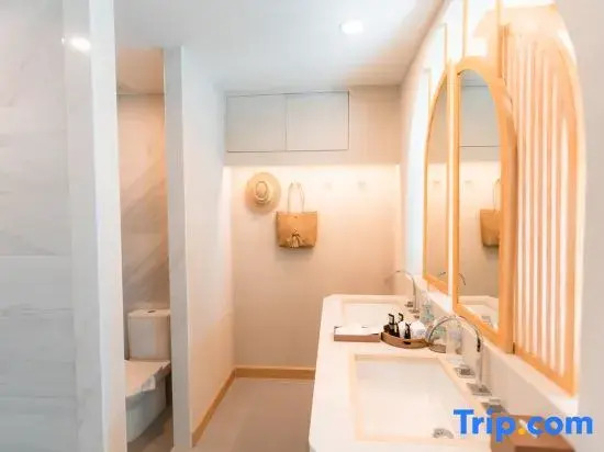 Люкс с видом на море в Maldives Beach Resort