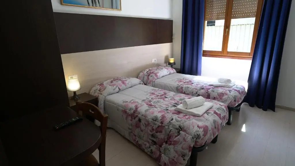 Double room (twin beds)