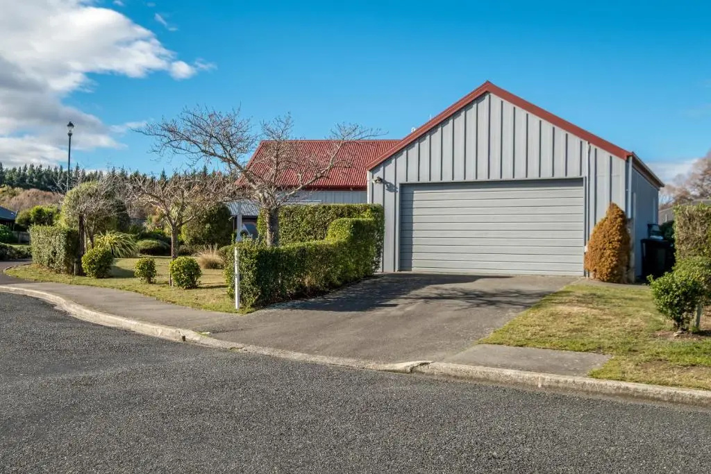 22 Tarndale Place