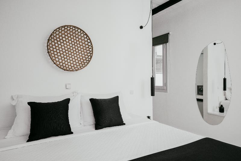 Deluxe Double room with balcony and with sea view (full double bed)