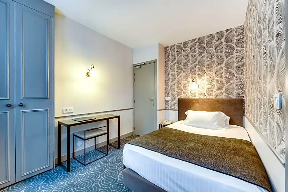 Standard Double room (full double bed)