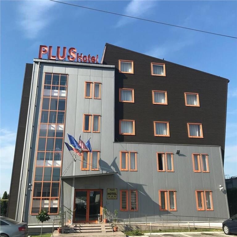 Plus Hotel image