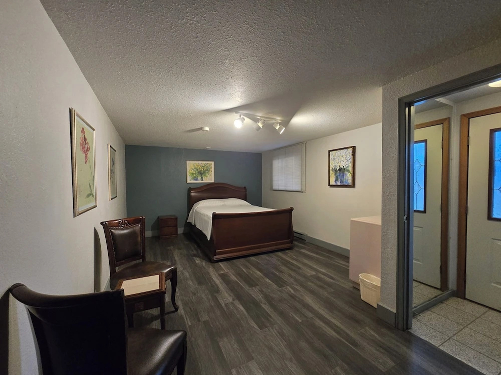 Economy room