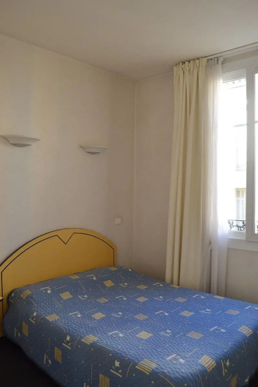 Classic Double room (full double bed)