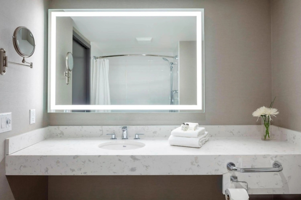 Sheraton Vancouver Guildford Hotel - фото 36