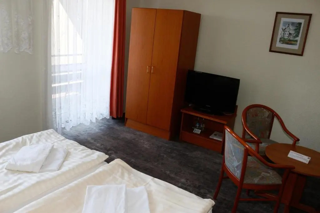 Standard Double room with balcony (full double bed)