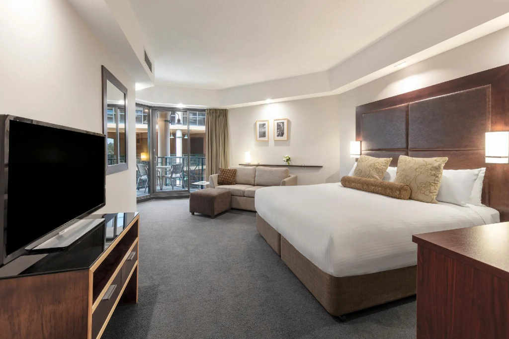 Courtyard Double room (full double bed)