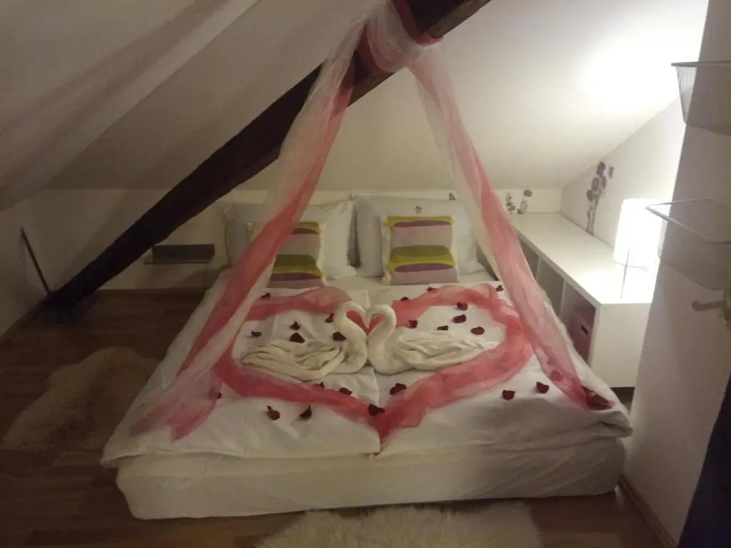 Deluxe Double Studio full double bed