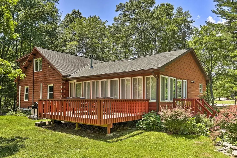 Hike + Ski: Log Cabin in East Stroudsburg!