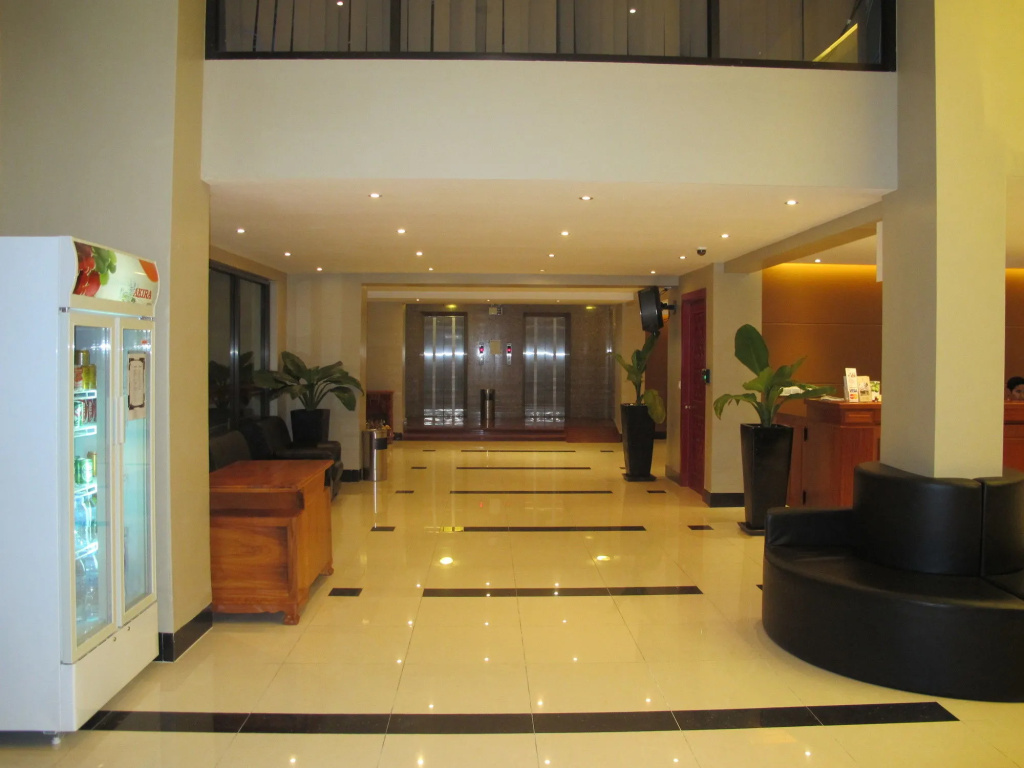Lobby & Reception