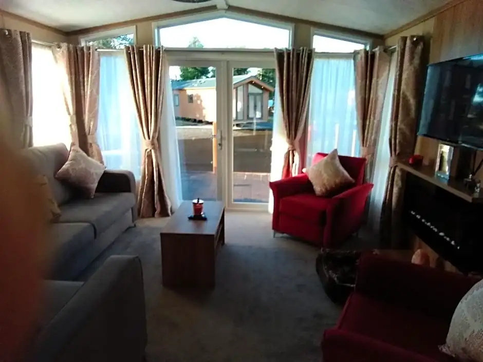 12 Burnside Lodge