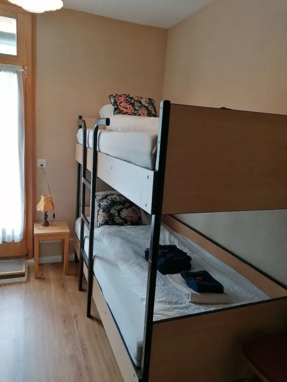 Economy room