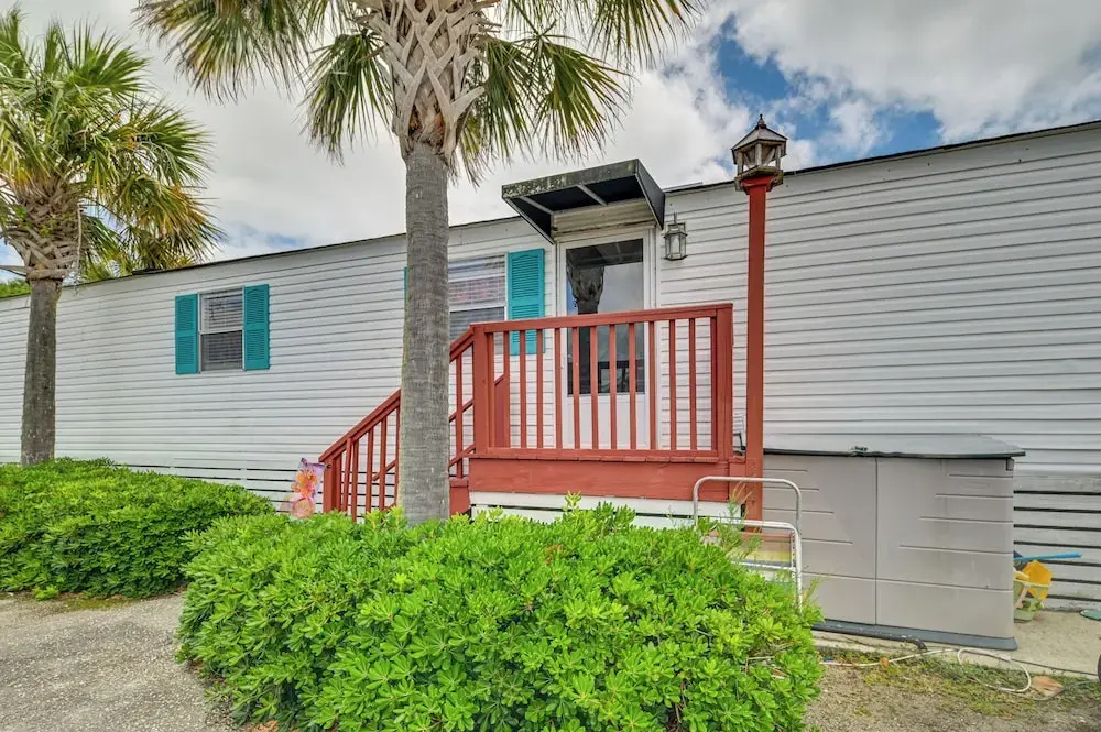 Walk to Shore: Myrtle Beach House w/ Private Deck!