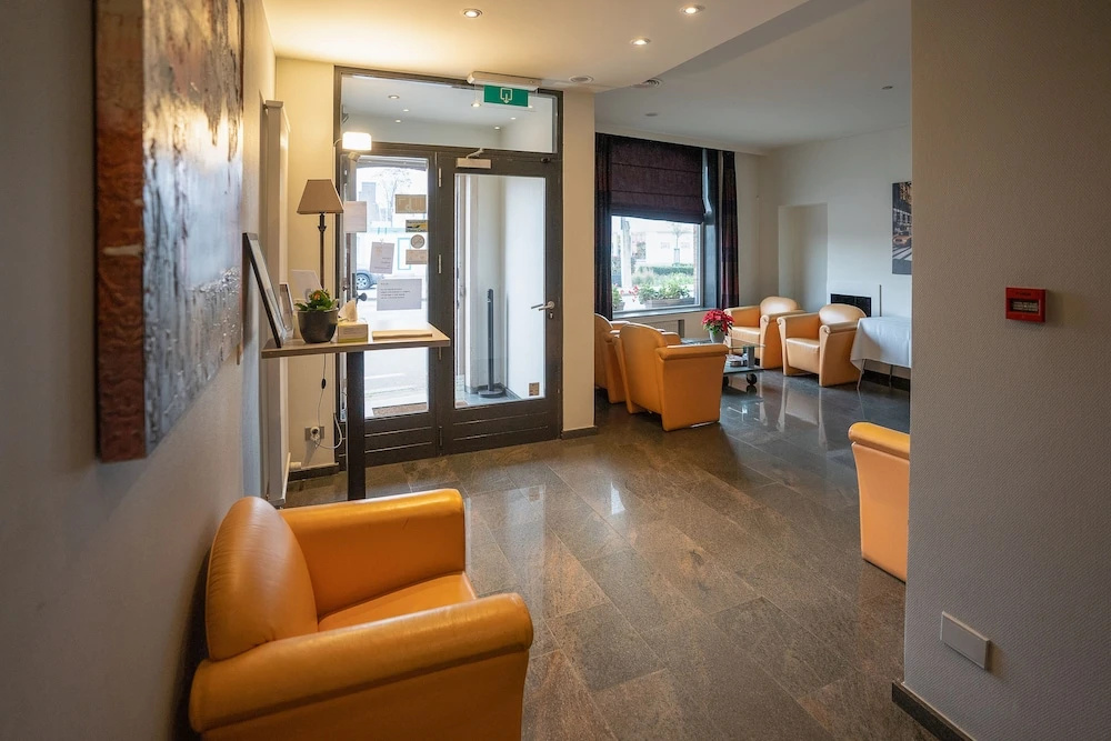 Lobby & Reception