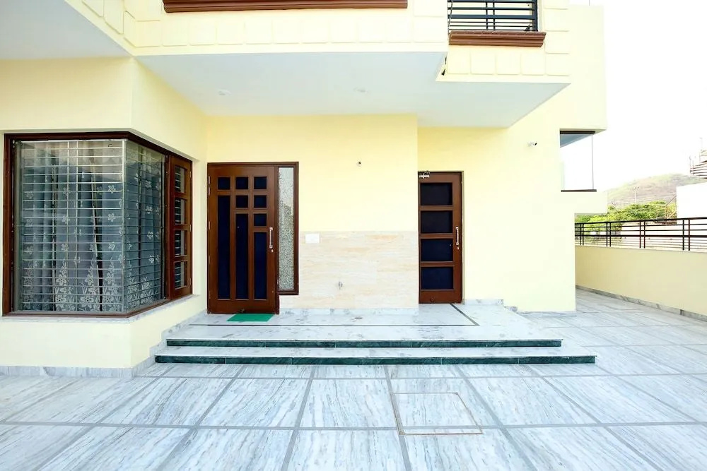 OYO 38009 The Sai Villa