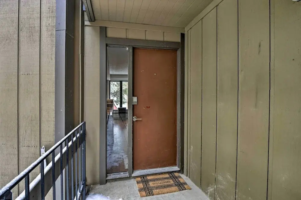< 1 Mi to Peak 8: Ski Condo in Breck w/ Mtn Views