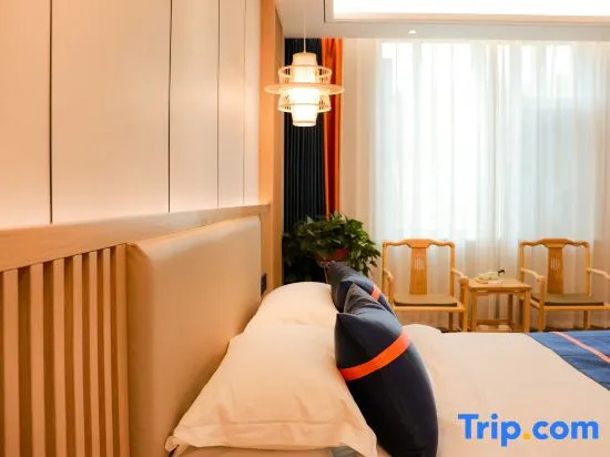 Deluxe Double room (full double bed)