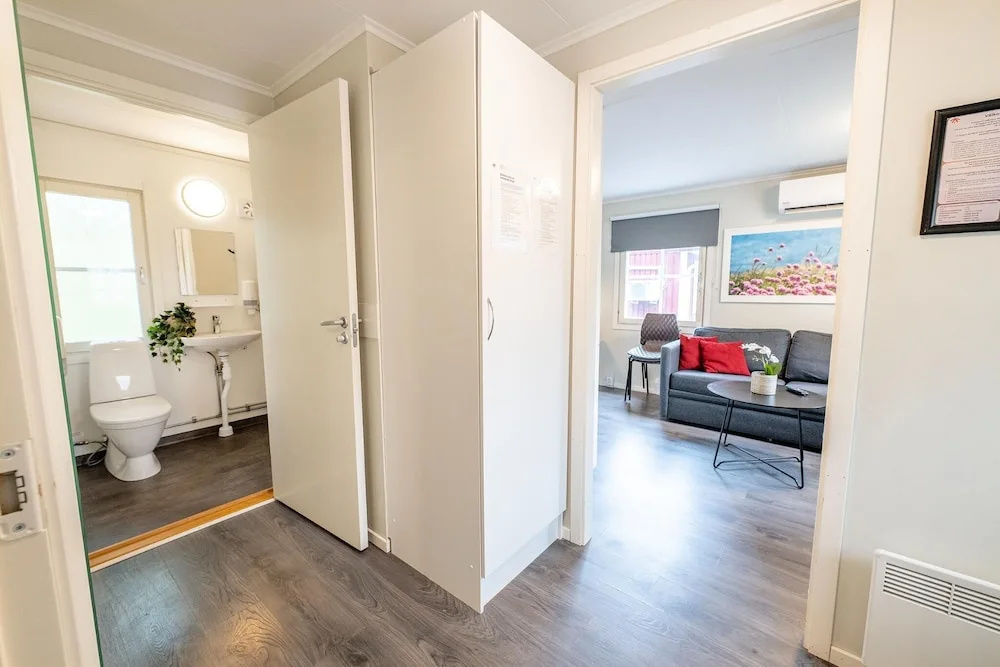 2 Bedrooms Cottage