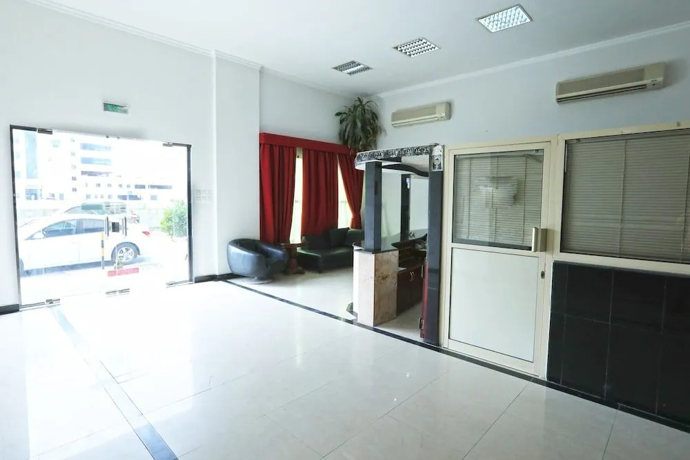 OYO 117 Al Jabriya Suites - фото 16