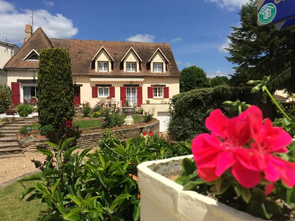 Voir la photo 1 — La Noisetière