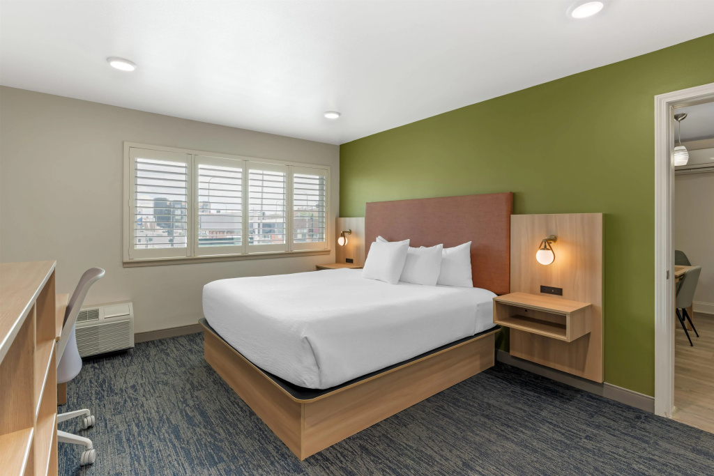 2 Bedrooms Double Suite (full double bed)