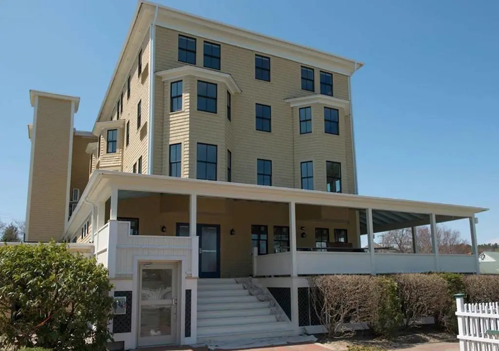 The Colonial Inn