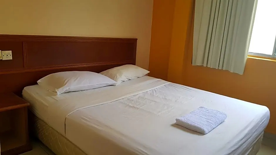 Deluxe Double room (full double bed)