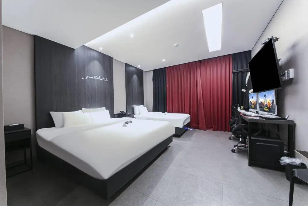 Standard Family room