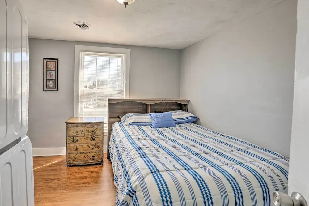 Downtown Canandaigua Apt: 1 Mi to Lake & Pier! 1