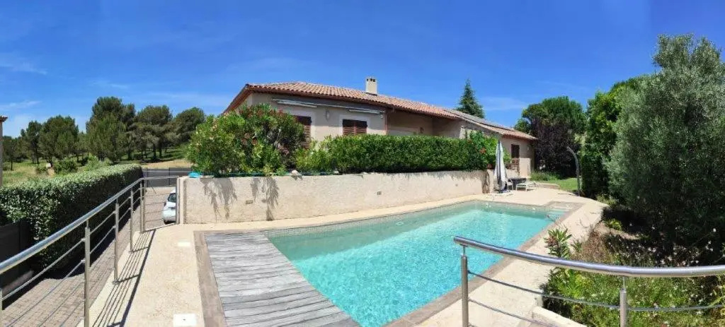 Jolie maison au calme avec piscine privée - 5 Pièces 10 personnes 197519