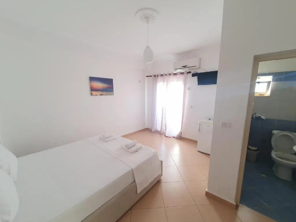 Standard Double room with sea view (full double bed)