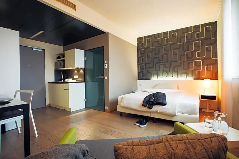 Double Studio (full double bed)