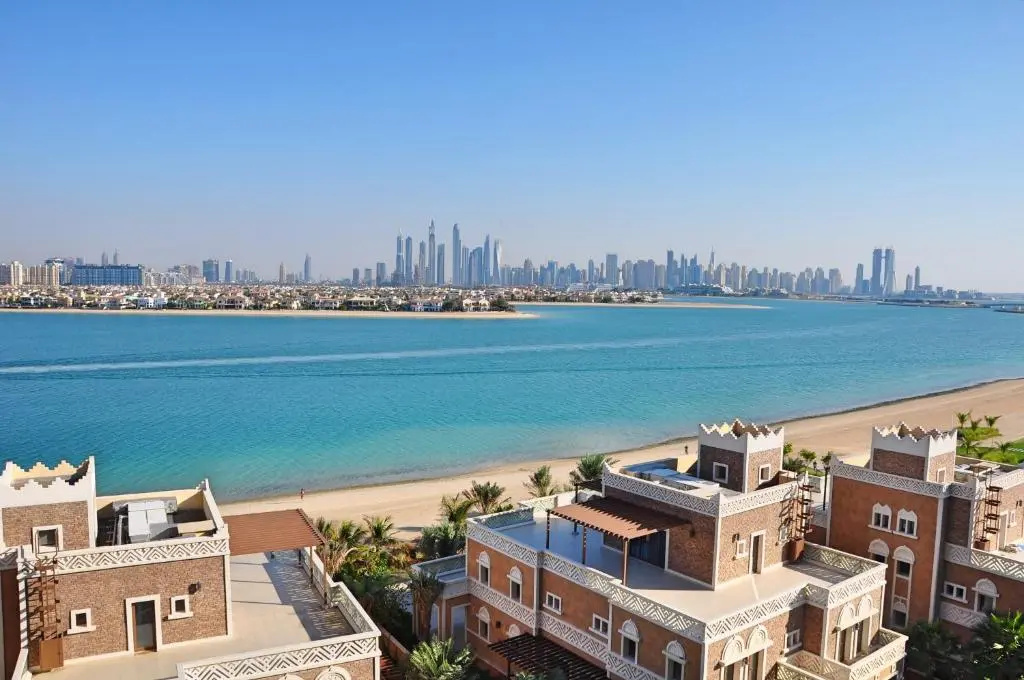 Spacious 4 bd and 2 bd apartments with amazing Sea view - Chambres