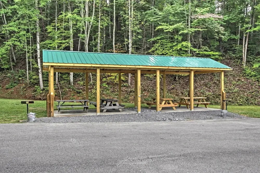Sevierville Cabin w/ Hot Tub, Views & Pool Access!
