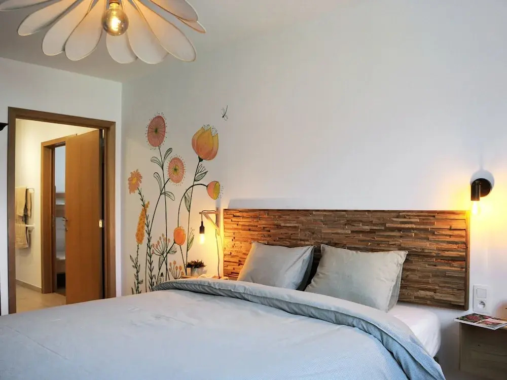 Charming Holiday Home in Bassenge With Garage - фото 3