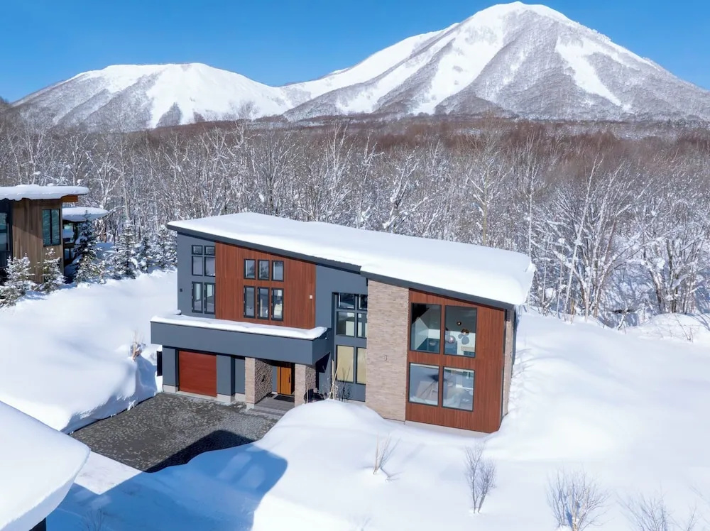 Rose - Rusutsu Chalets