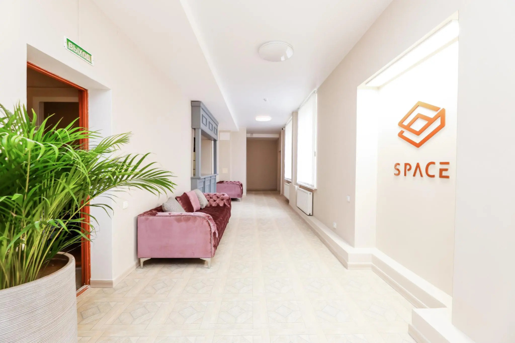 Lobby & Reception
