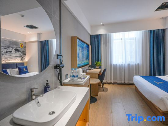 Premier room