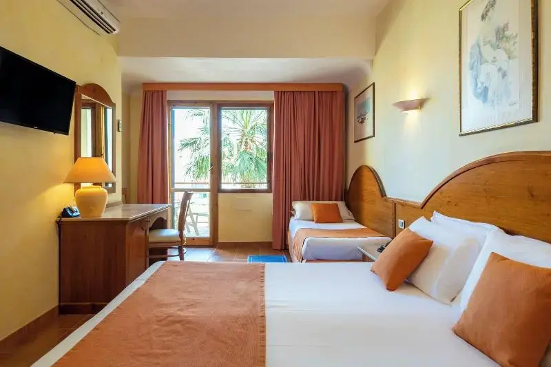 Standard Double room (twin beds)