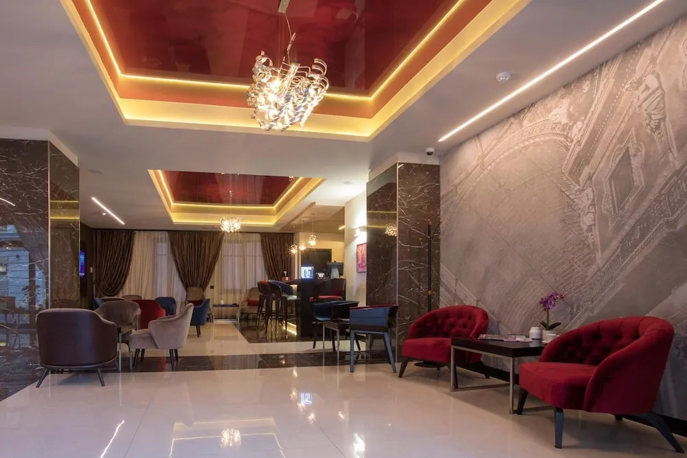 Lobby & Reception