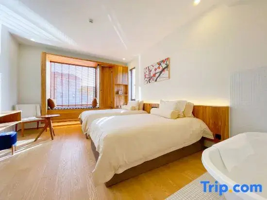 Deluxe Double room (twin beds)