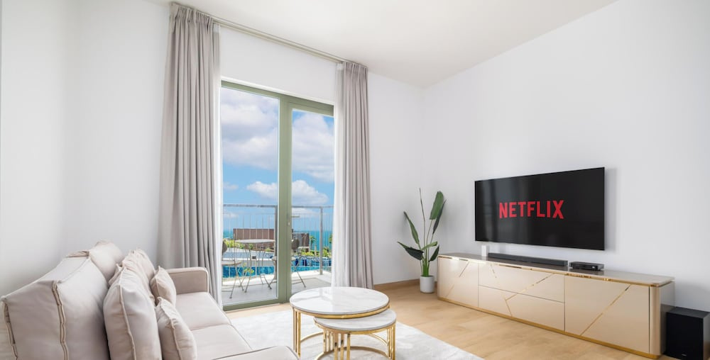 LUX  The La Mer Sea View Suite 3 — фото