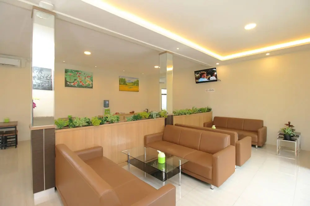 Lobby & Reception